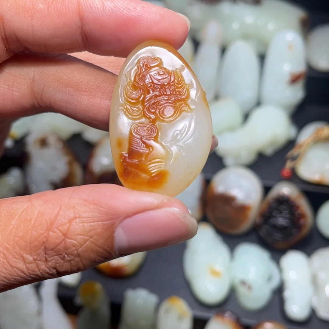 顽***石和田玉未镶嵌颈饰