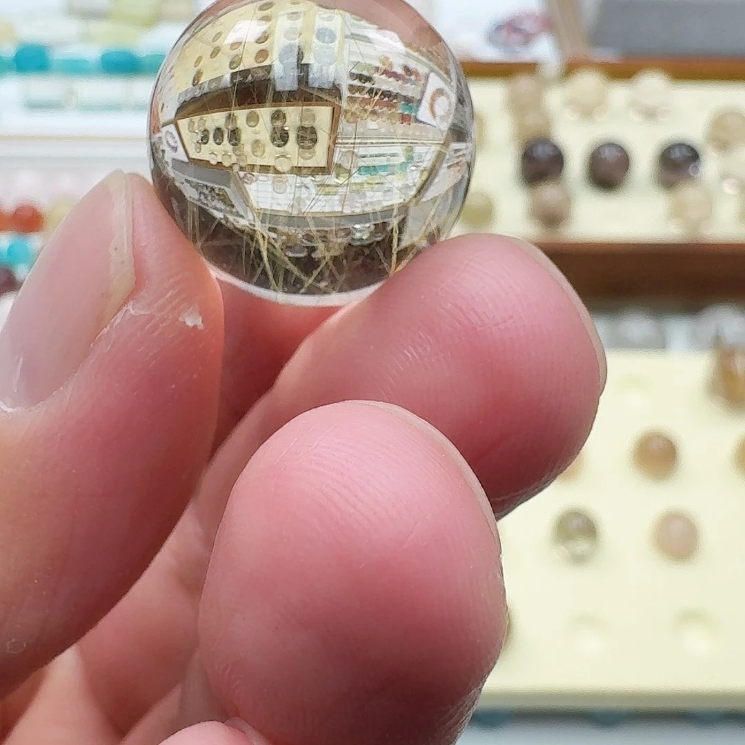 未镶嵌颈饰水晶￴****￴