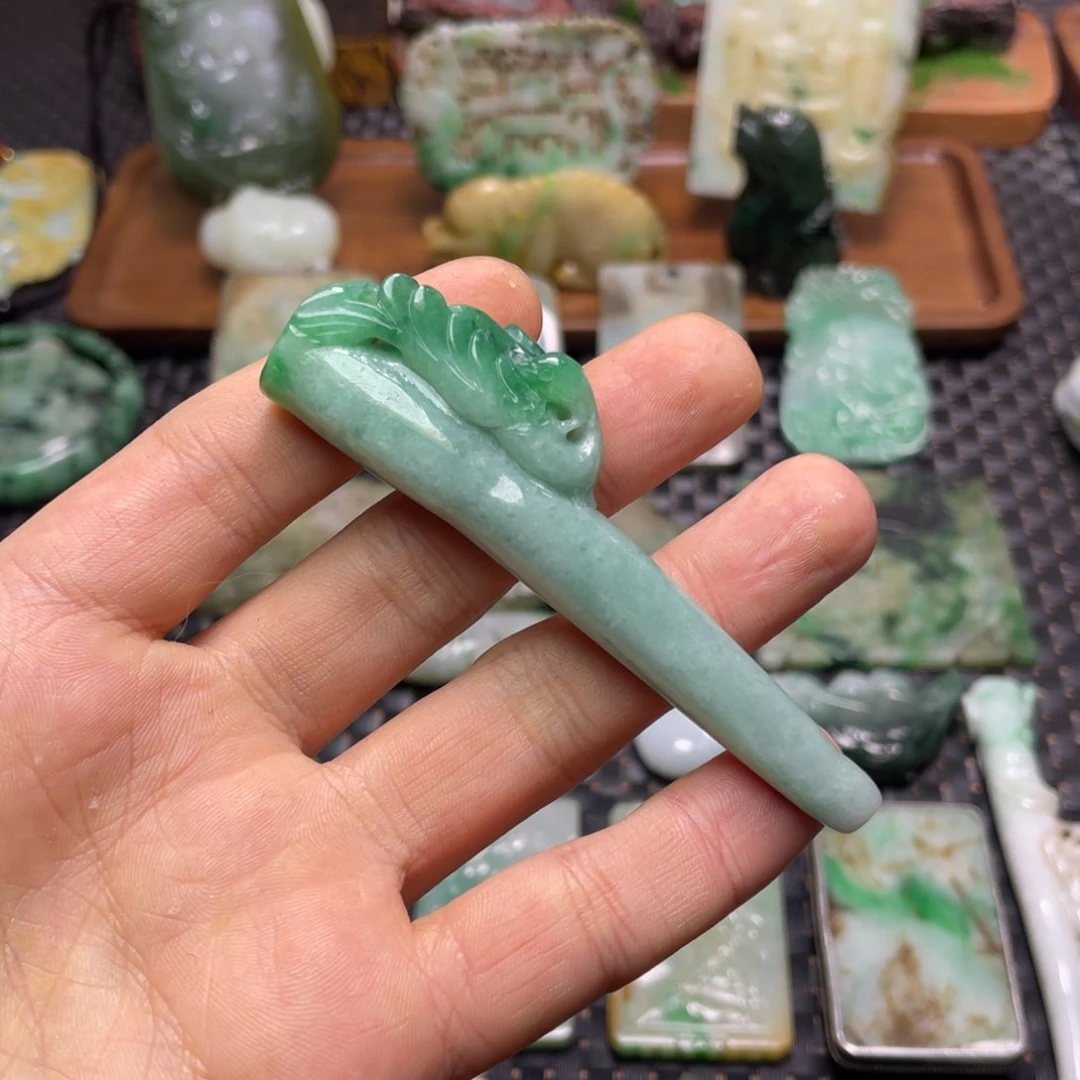 知***止翡翠未镶嵌颈饰翡翠颈饰未镶嵌