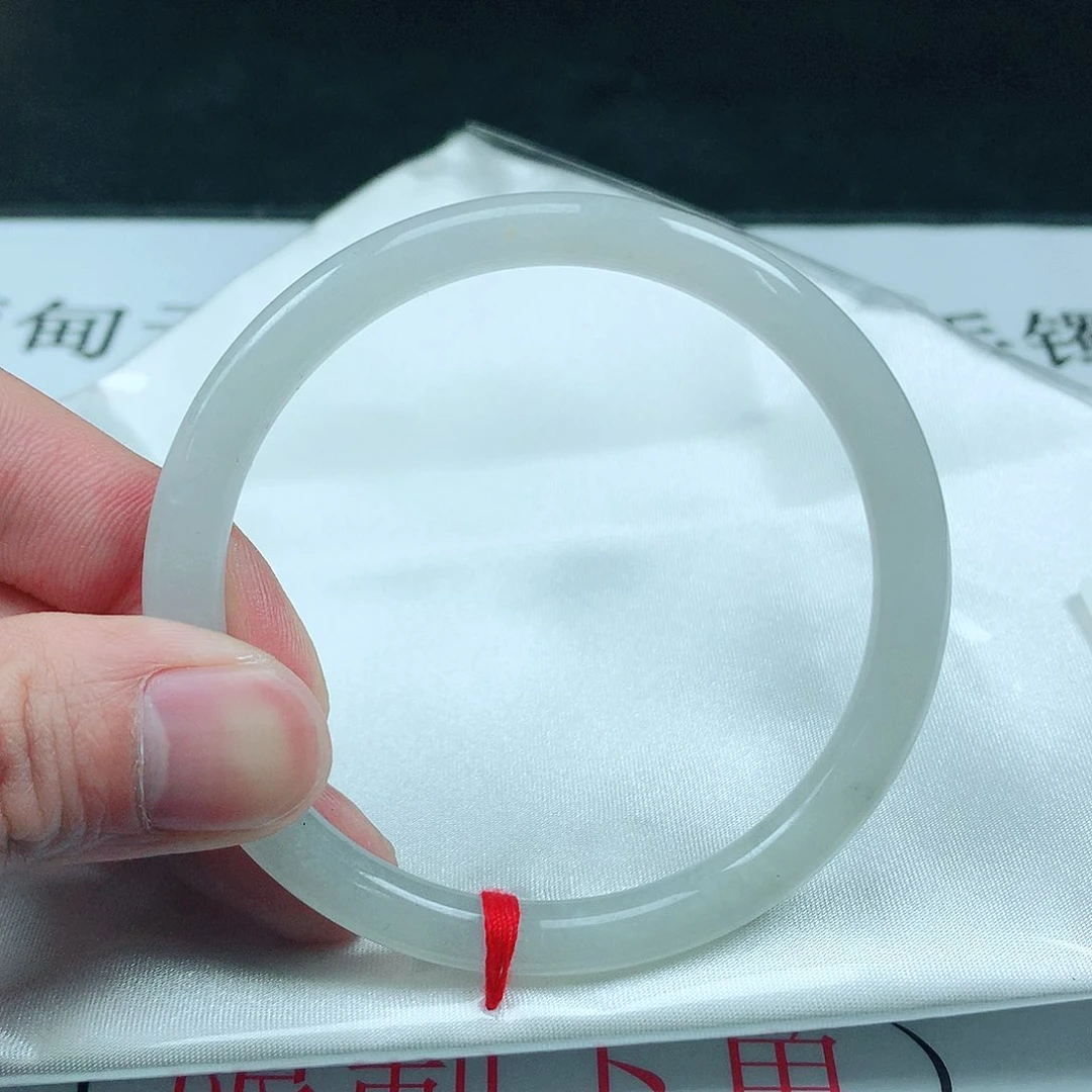 翡翠手镯未镶嵌圈56