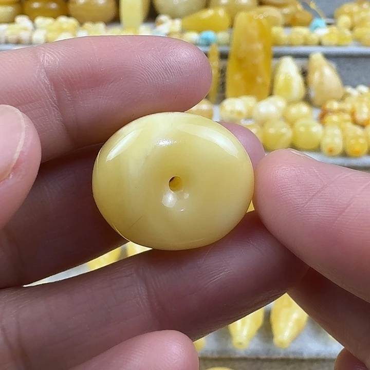 蜜蜡未镶嵌裸石41