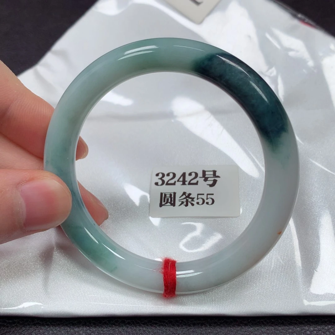 翡翠手镯未镶嵌3242号