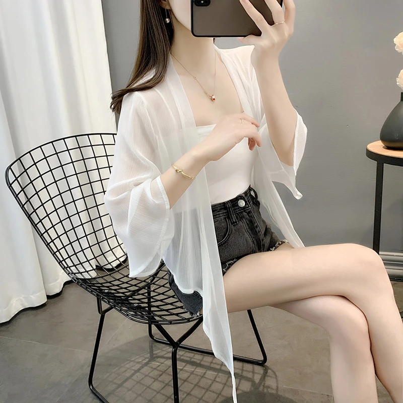 夏季超薄冰丝防晒衣女2025新款薄款宽松雪纺小披肩外搭开衫配裙子