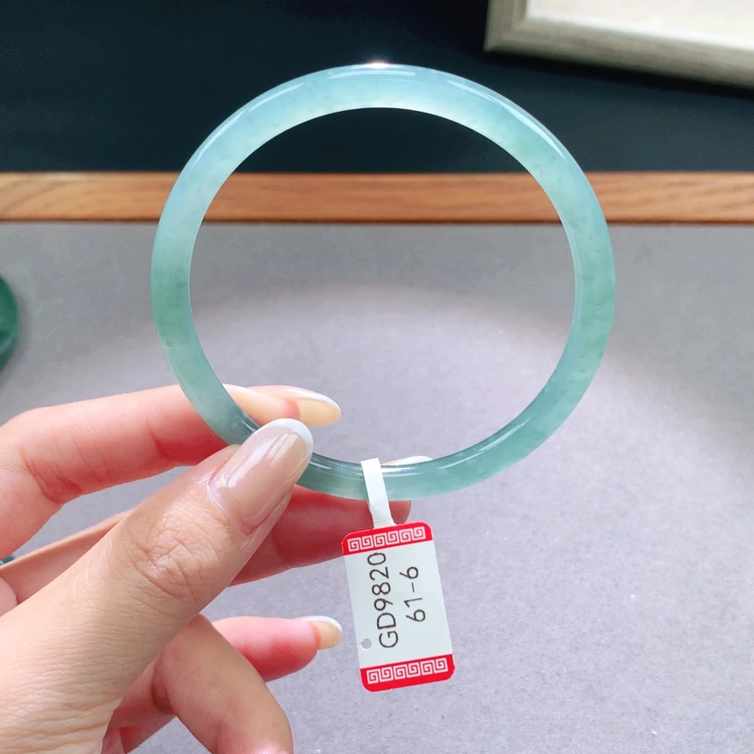 翡翠未镶嵌手镯天然