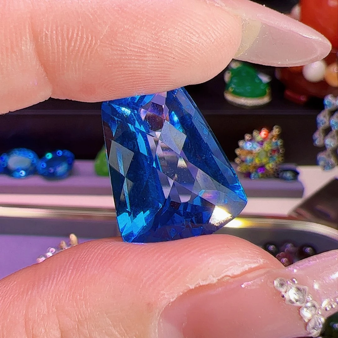 托帕石吊坠18K金镶嵌喜**?