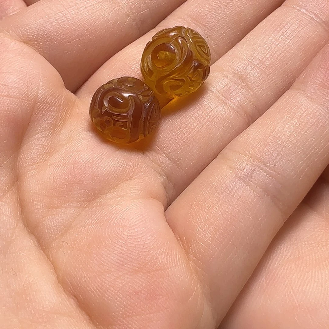 4***3琥珀未镶嵌颈饰吊坠