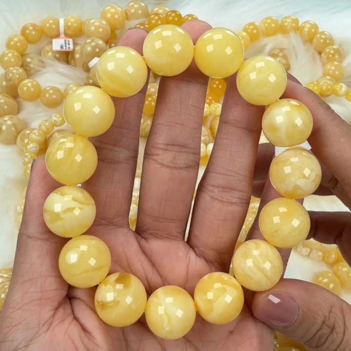 琥珀未镶嵌手链32.6克