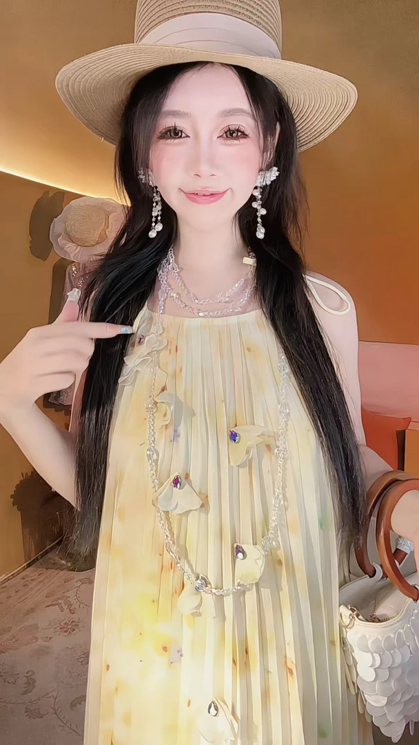 [崔]L0206 夏季新款碎花度假风花瓣系吊带长裙仙气质法式温柔风