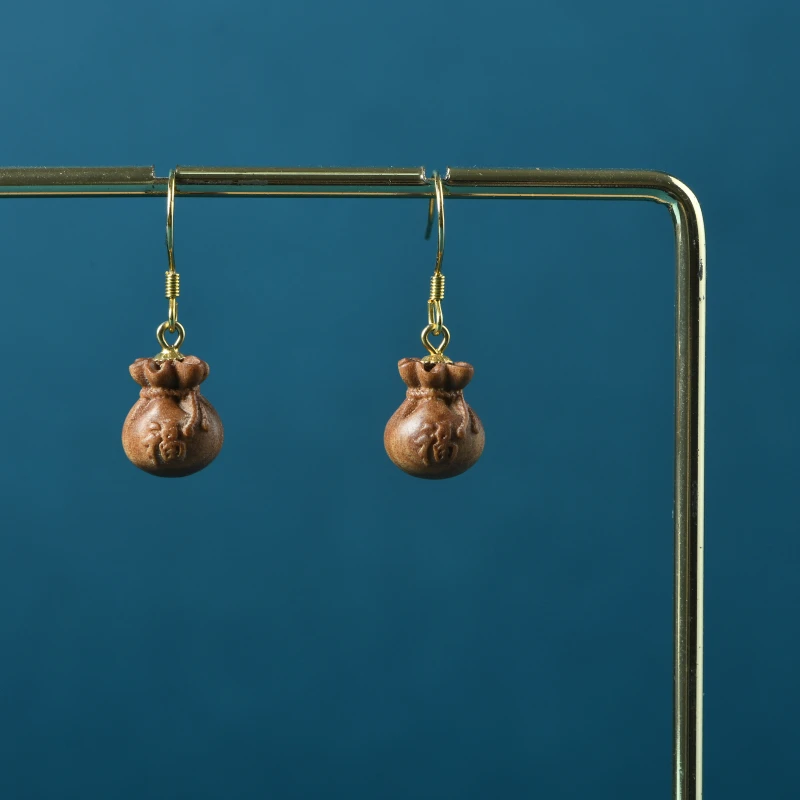 印度老山檀香精雕福袋耳坠一对