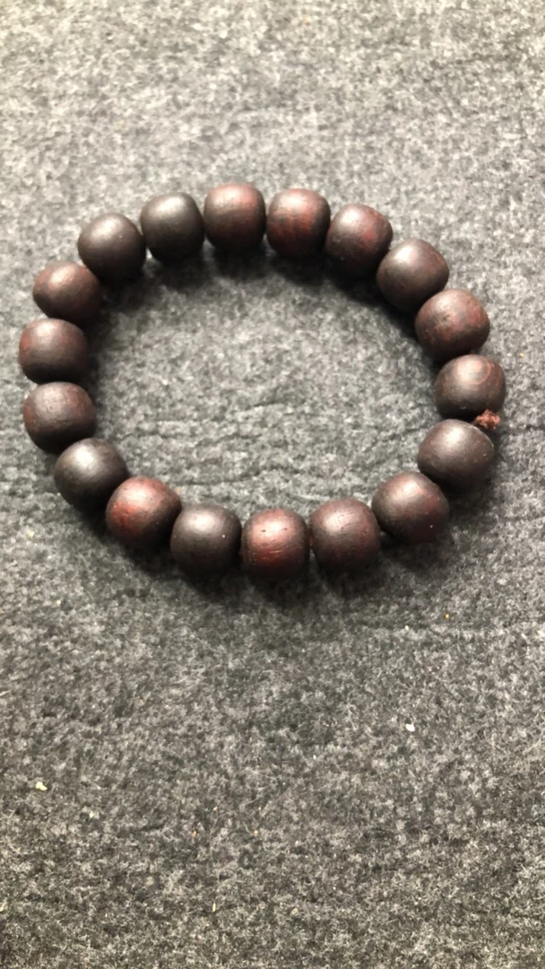 16A3福莱精选红奇单圈12mm手串