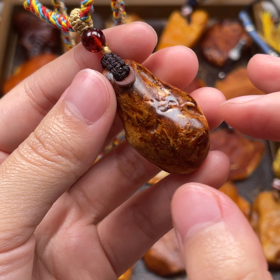 琥珀未镶嵌珠宝奇石