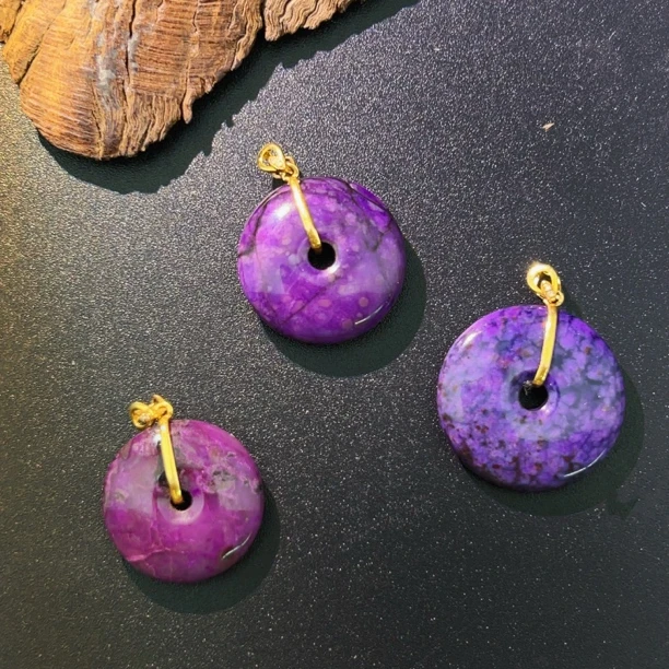 【圣芭黎】18K天然舒俱来吊坠帝王紫幻彩平安扣多样性发一B4225