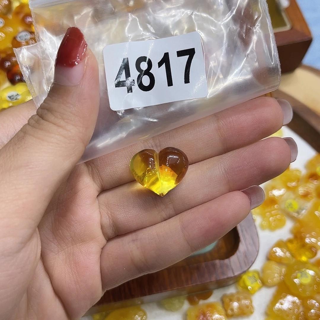 琥珀未镶嵌珠宝奇石