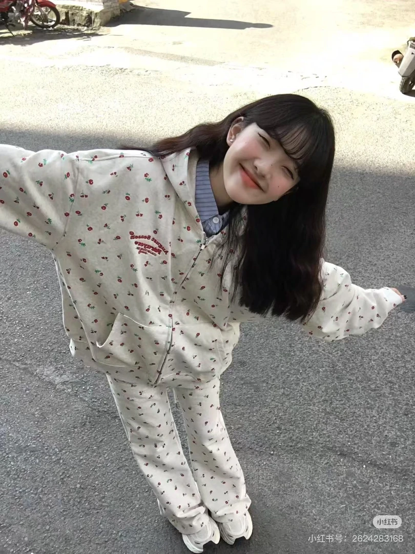 B15-3杏色”花自飘零”连帽外套（6718）