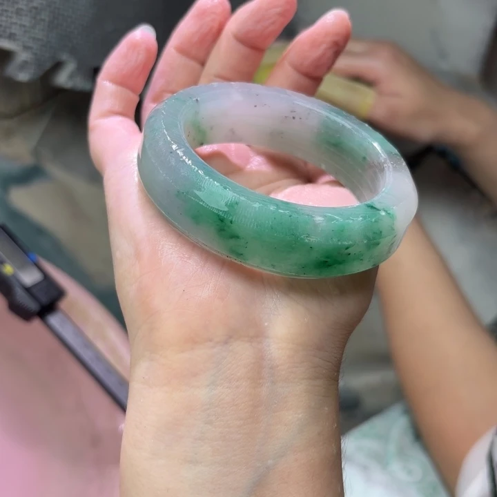 @***子石英质玉（非洲翠）手镯未镶嵌定制