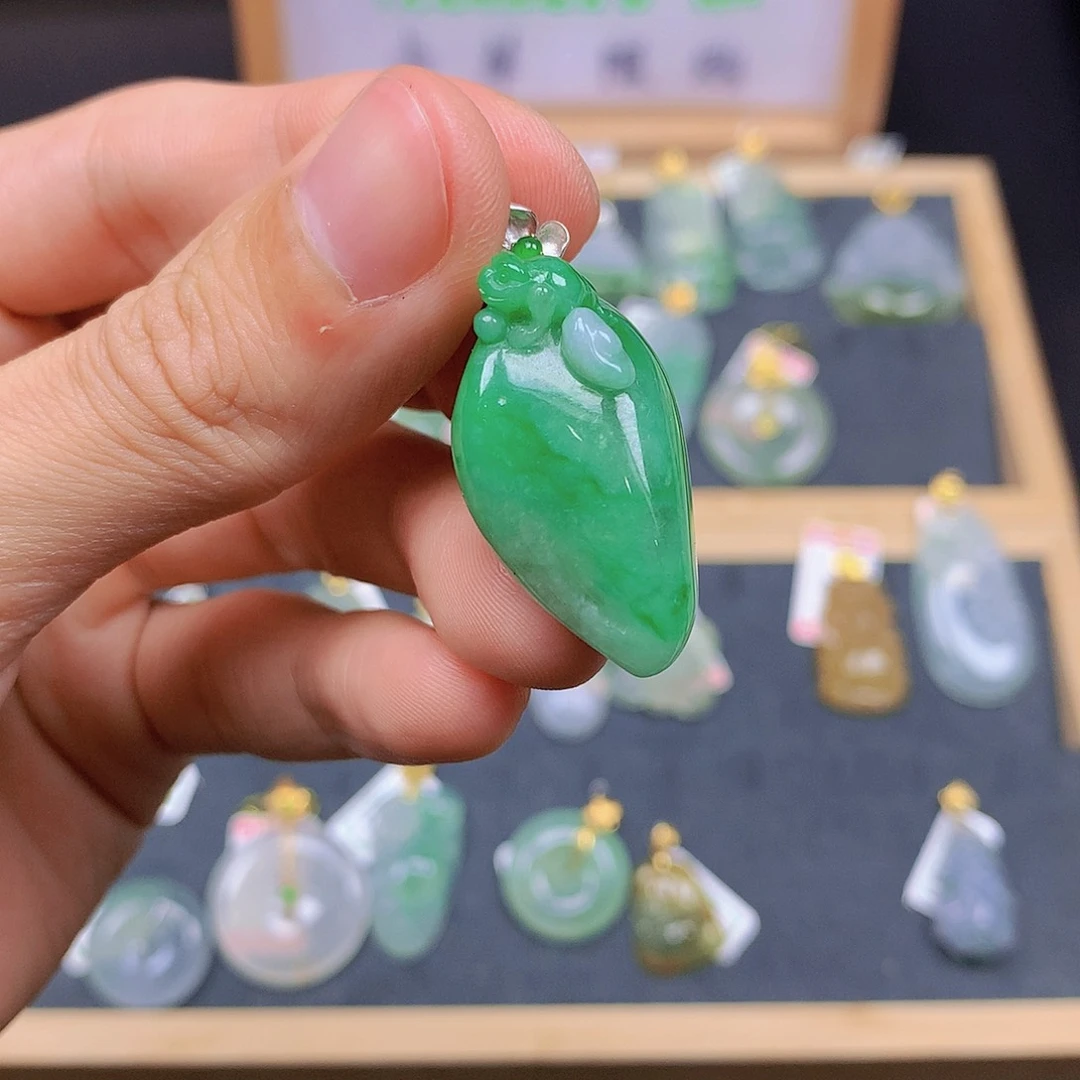 翡翠18K金镶嵌颈饰幺*翡翠