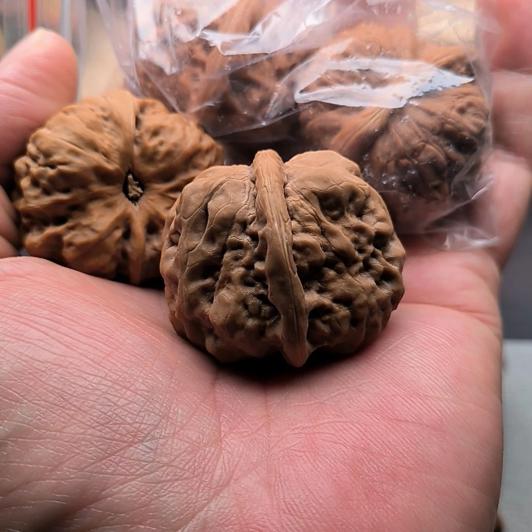 北***暖核桃一对蛤蟆头一对血麒麟