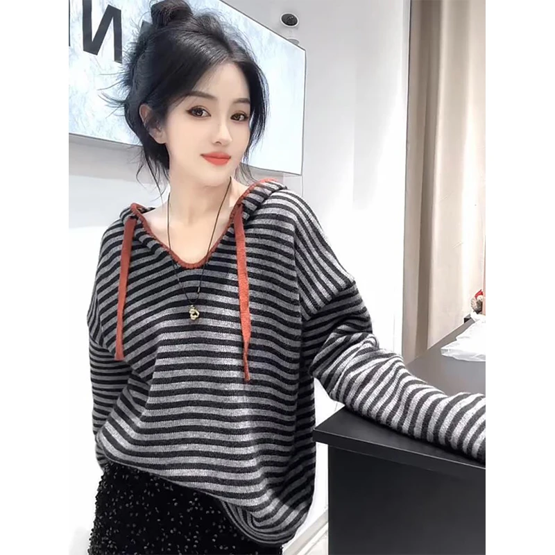 2026春秋季新款女士时尚连帽撞色条纹毛针织衫气质宽松高级感上衣