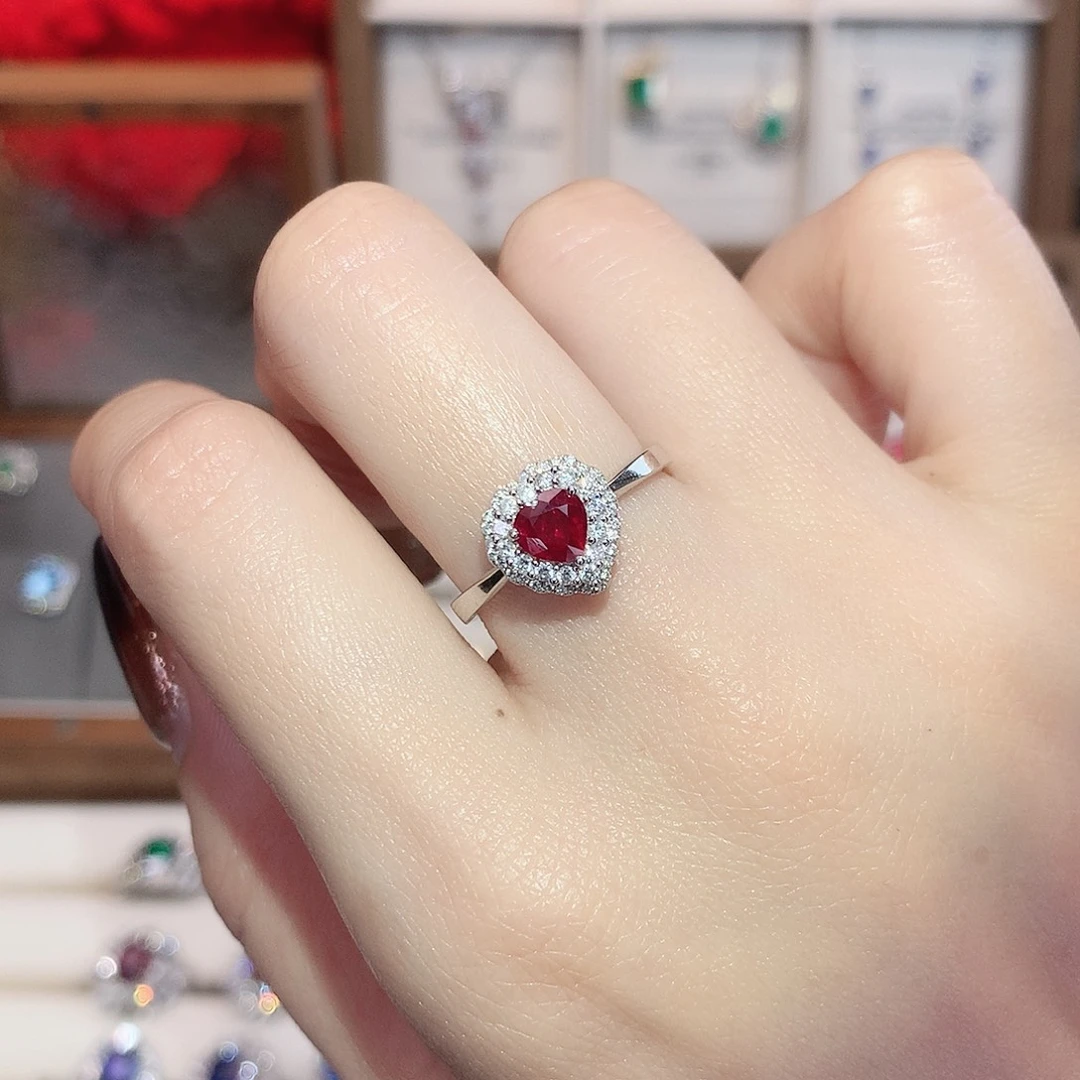 戒指红宝石铂Pt950镶嵌0.72ct/天然宝石/七天无理由