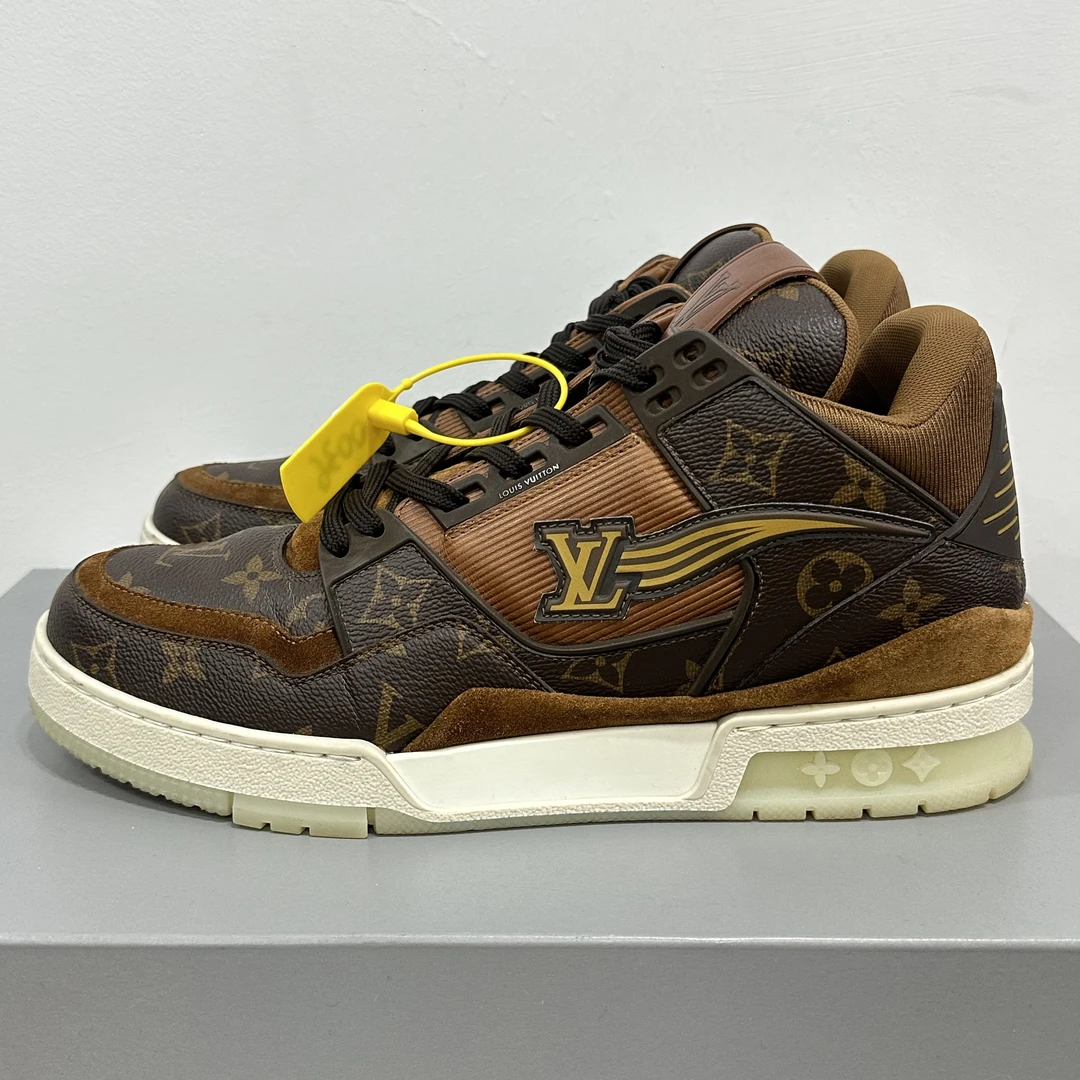 95新 LouisVuitton/路易威登 42.5码 trainer 棕色老花 板鞋