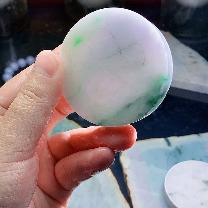 翡翠未镶嵌颈饰毛料4