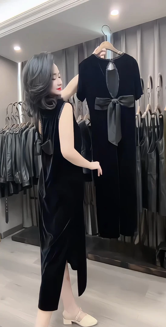 夏季新款时尚气质宽松显瘦大码圆领短袖丝绒中长款连衣裙女百搭