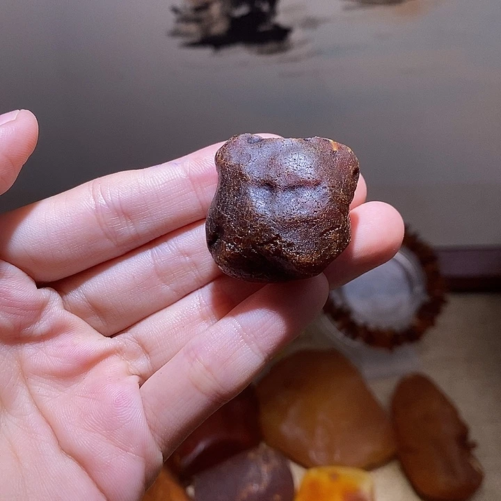 未镶嵌琥珀珠宝奇石