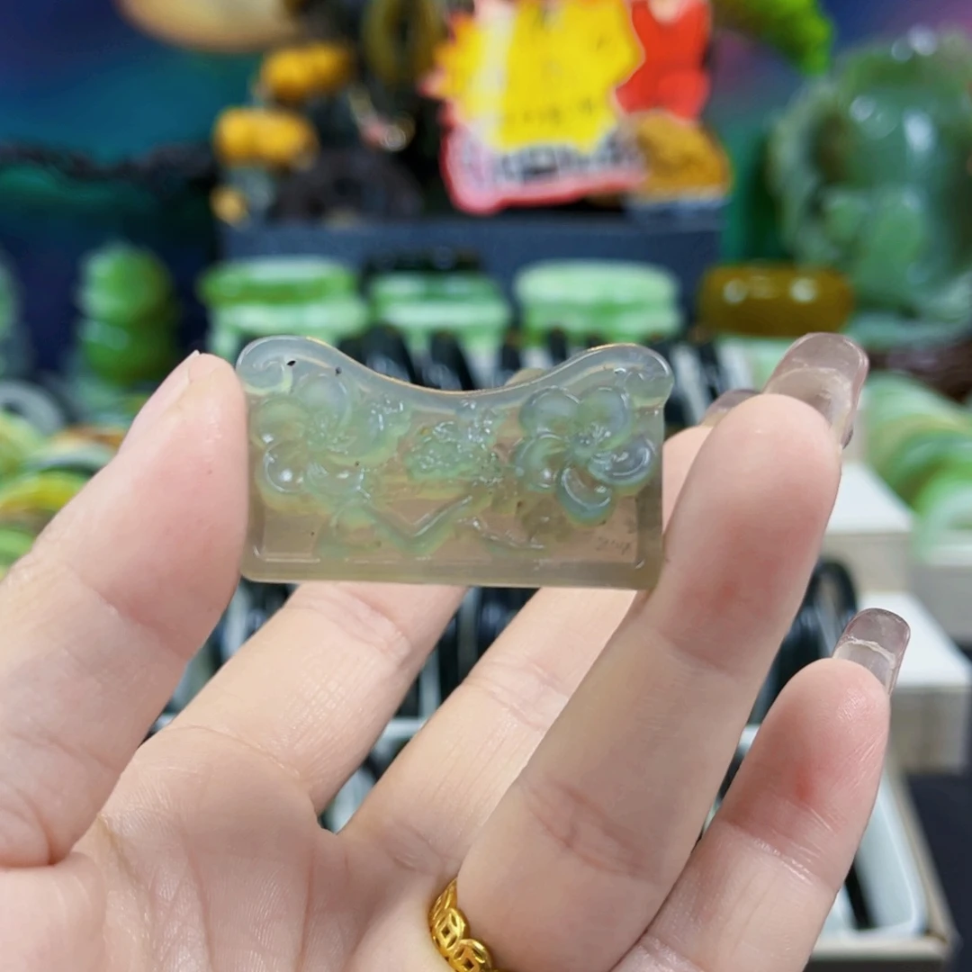 未镶嵌蛇纹石玉颈饰