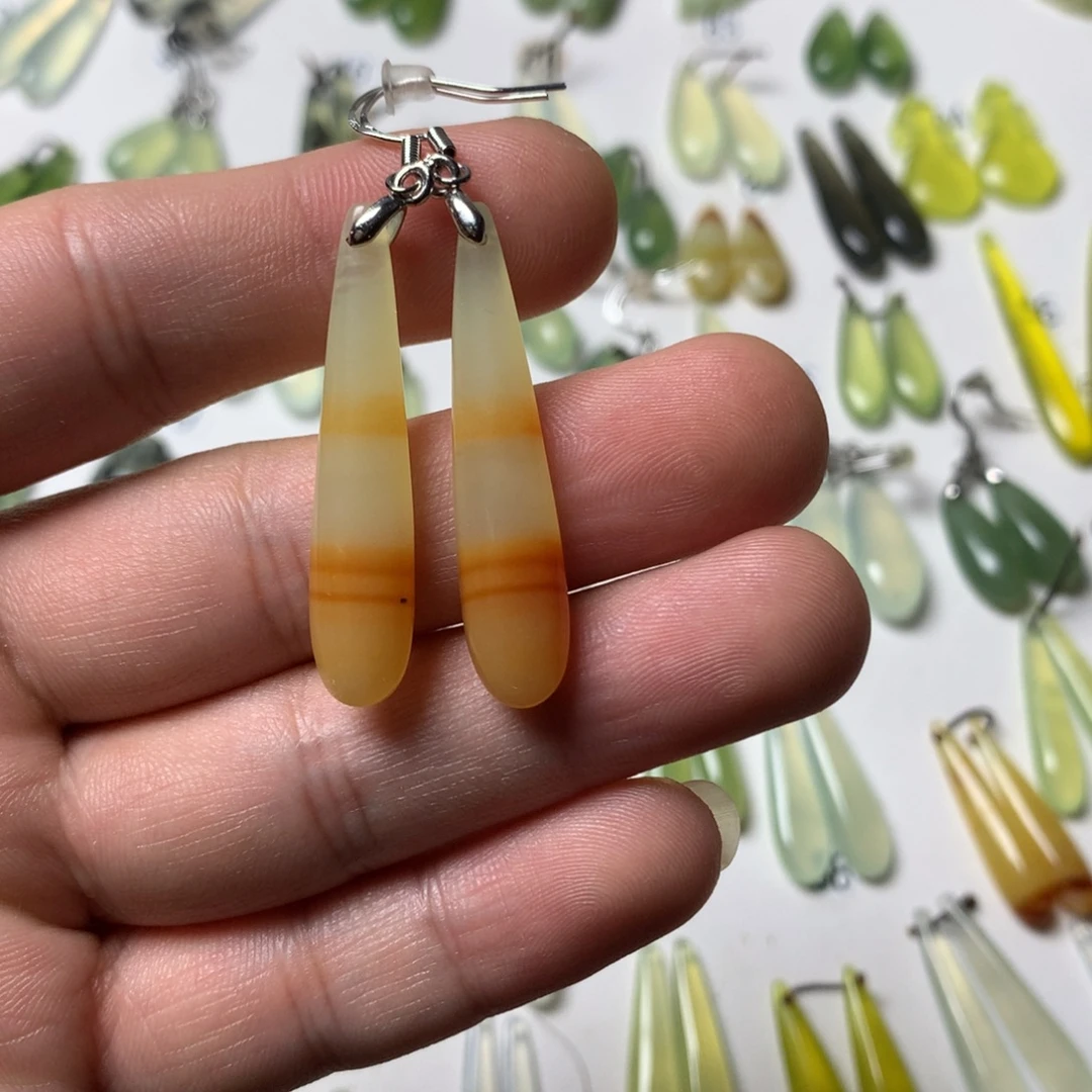 蛇纹石玉未镶嵌耳坠