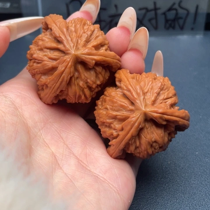 W***y文玩核桃吊坠白狮子