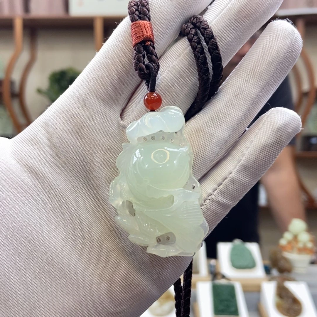 蛇纹石玉未镶嵌吊坠