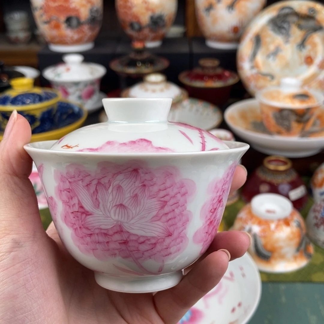 陶瓷的设计师是一个人