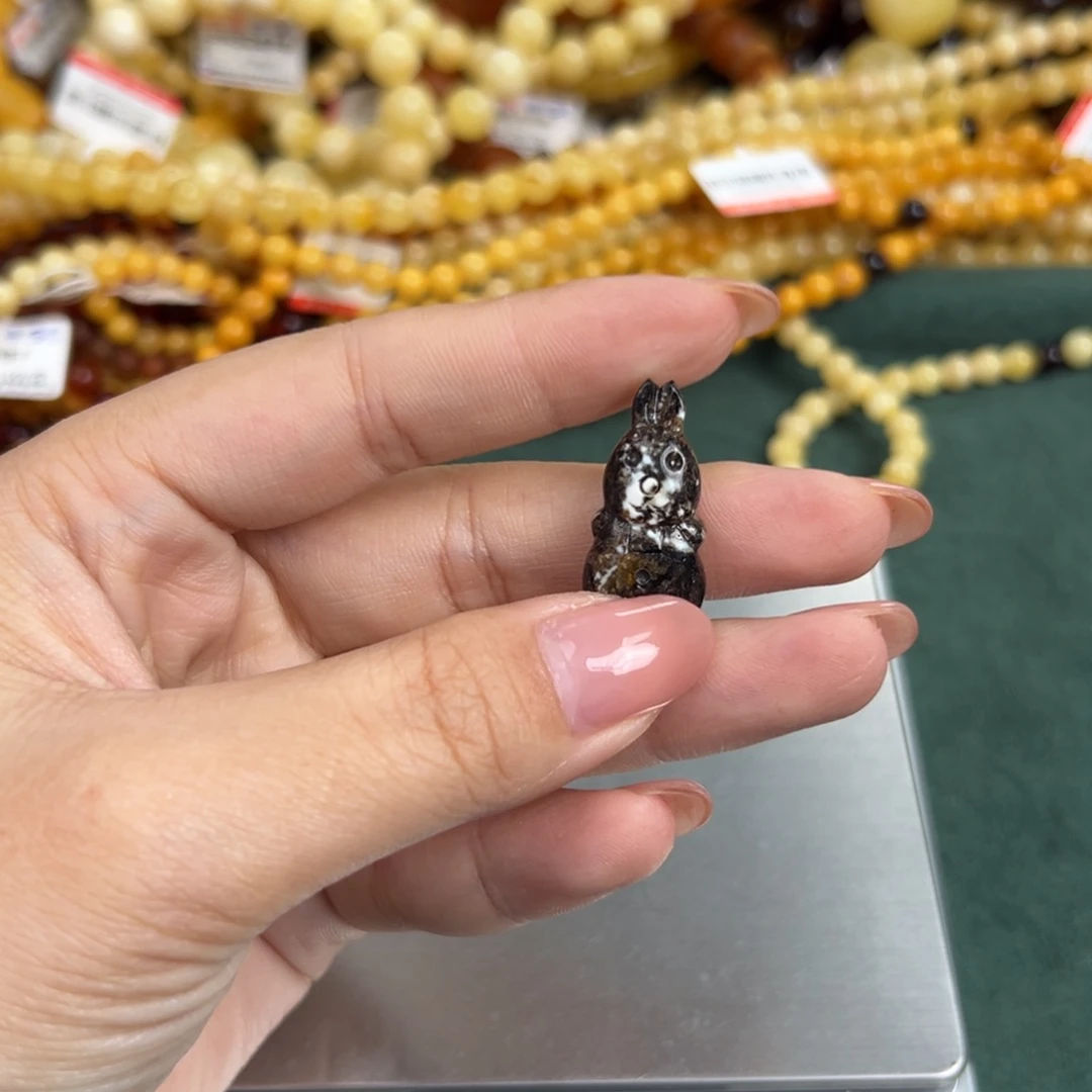 琥珀未镶嵌珠宝奇石