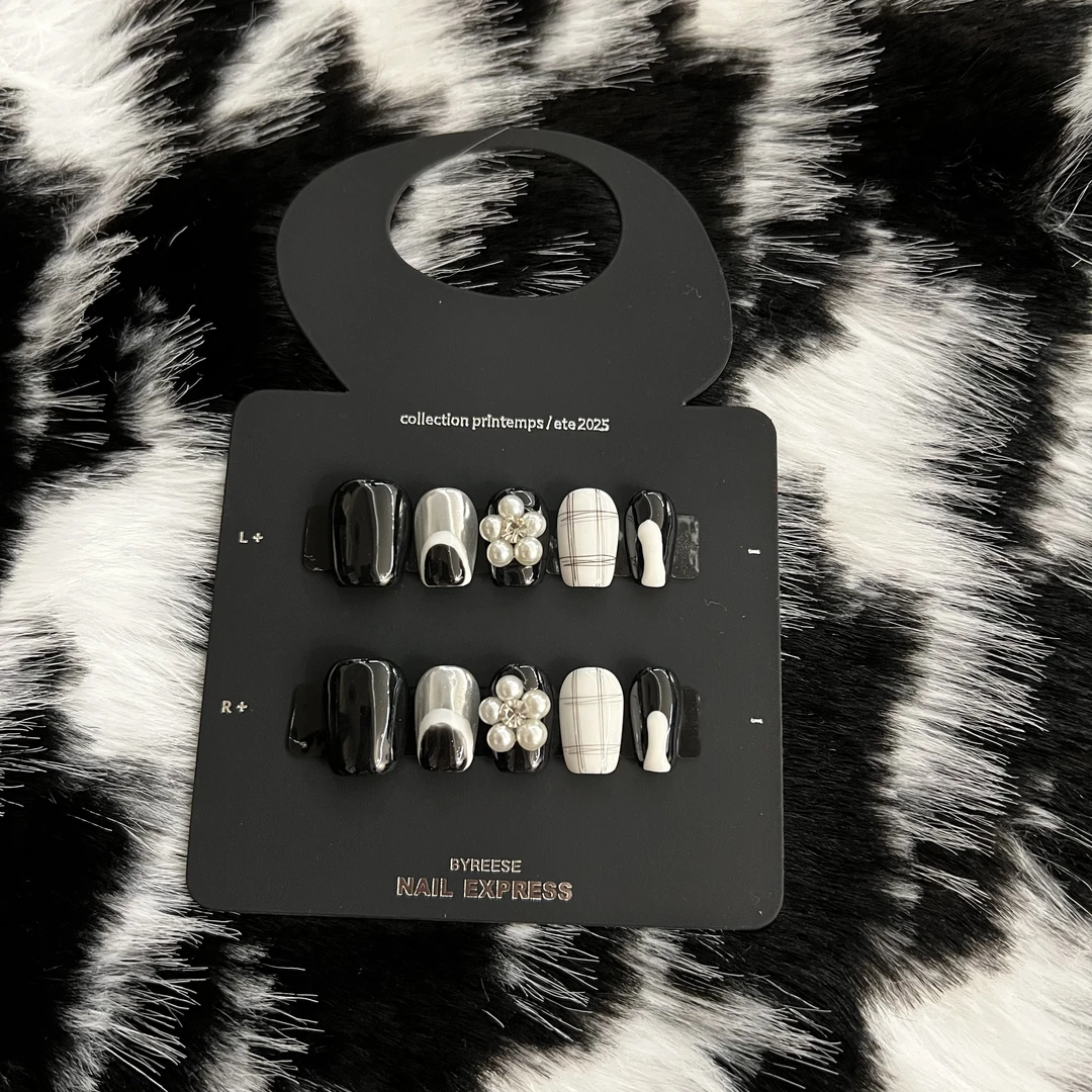 BYREESE | ins黑色珍珠小花花 手工穿戴甲