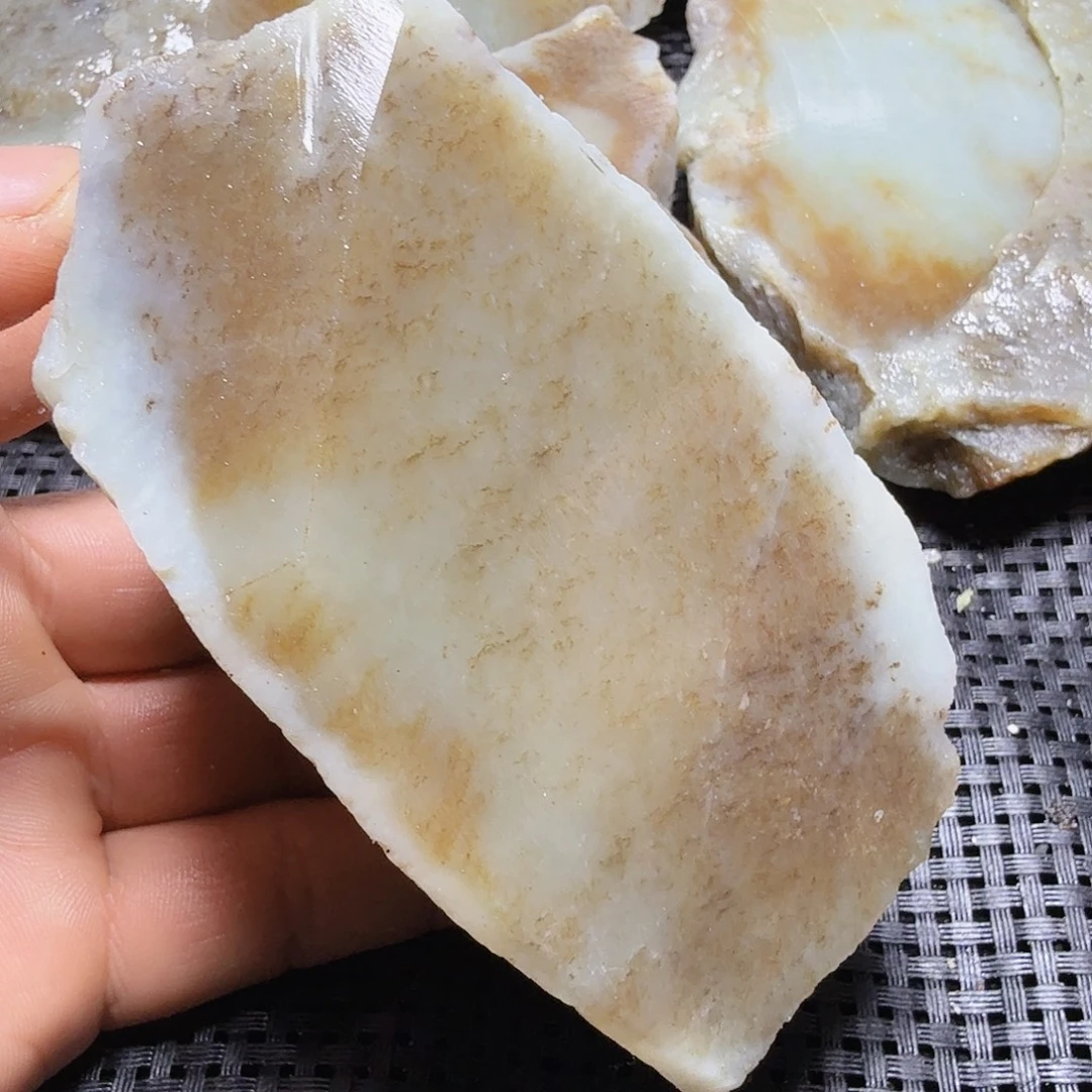 和田玉（糖玉）未镶嵌珠宝半成品