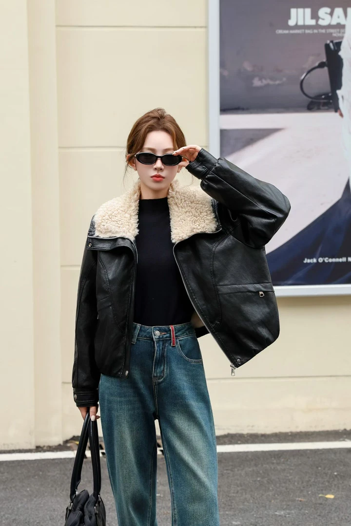 【锦衣服饰】OM 9910欧货拼接大翻领拉链加绒短款皮外套