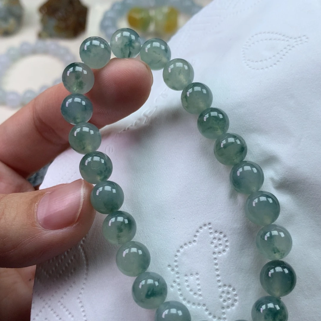 裕***翡翠未镶嵌颈饰天然翡翠卡8手串定金