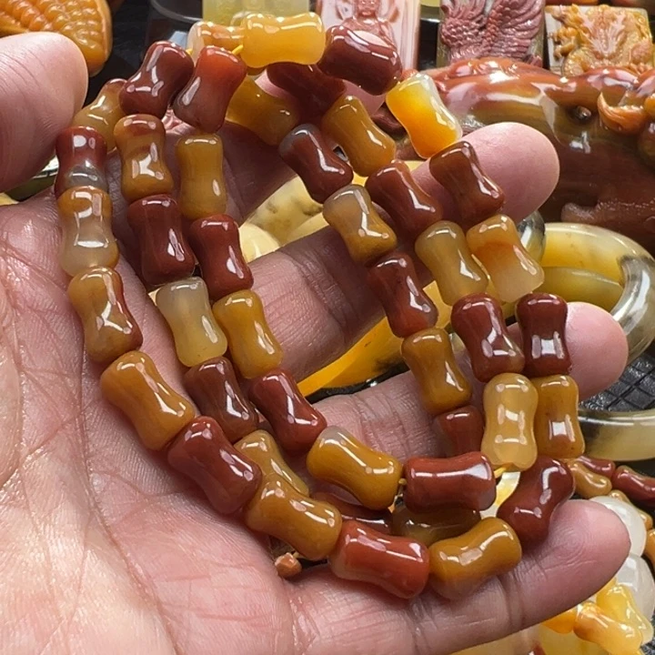 石英质玉（黄龙玉）颈饰未镶嵌