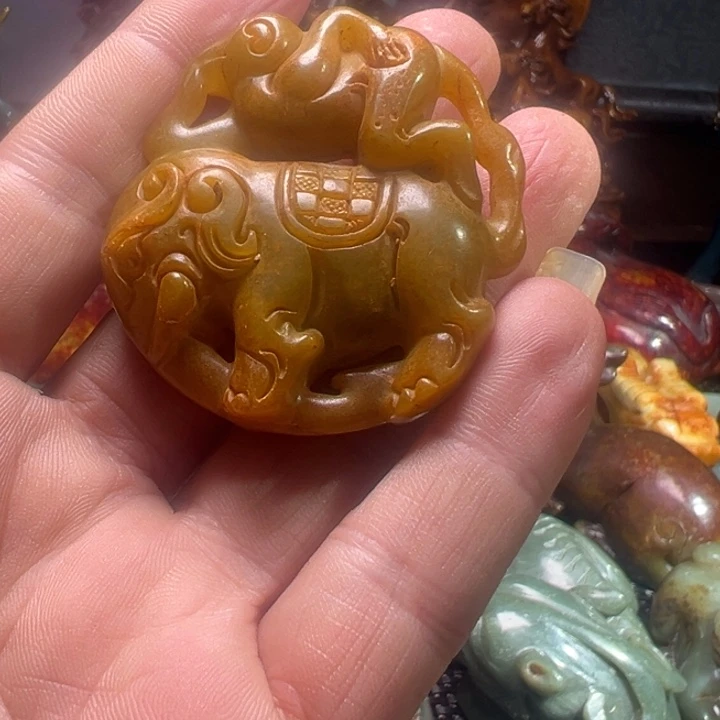 和田玉（糖玉）未镶嵌颈饰