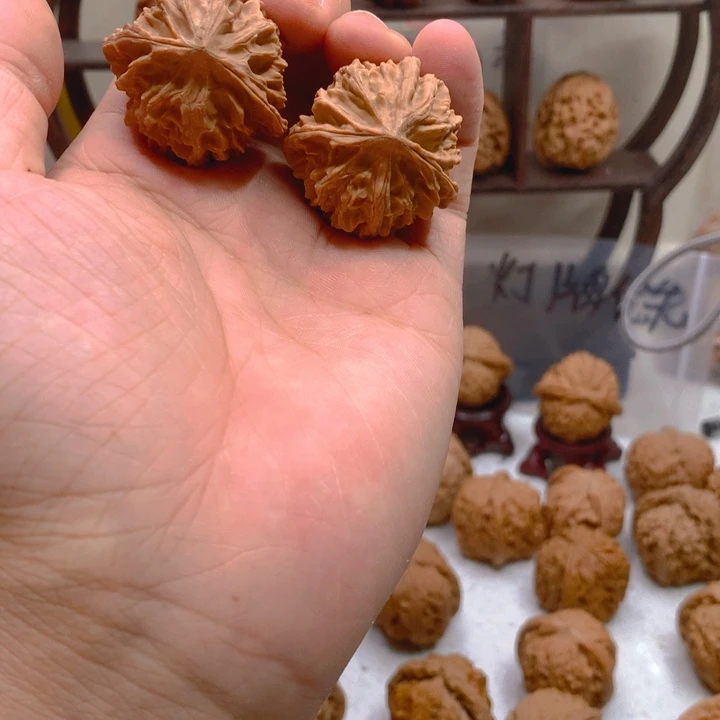 ****0吊坠文玩核桃三棱鹰嘴