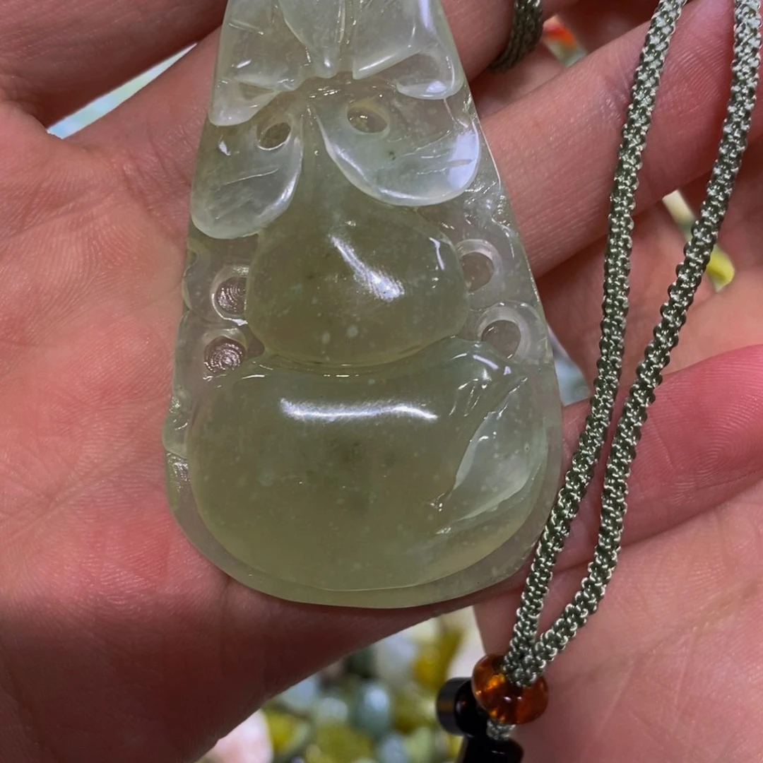 蛇纹石玉吊坠未镶嵌