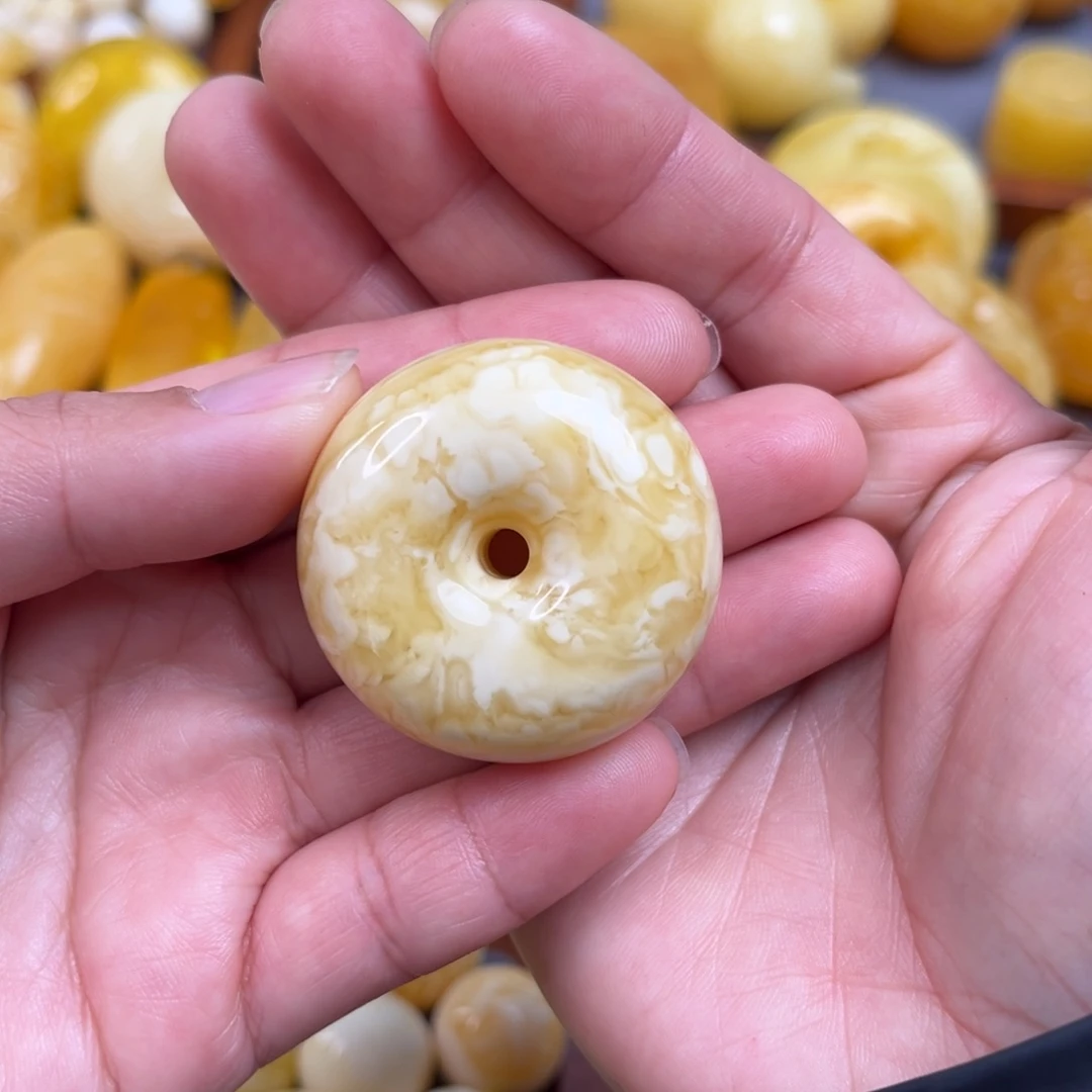 蜜蜡裸石未镶嵌虎皮纹扣