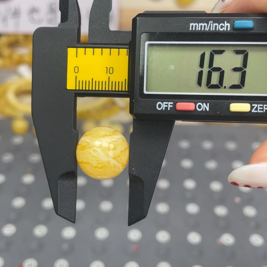 天***戰蜜蜡未镶嵌裸石30