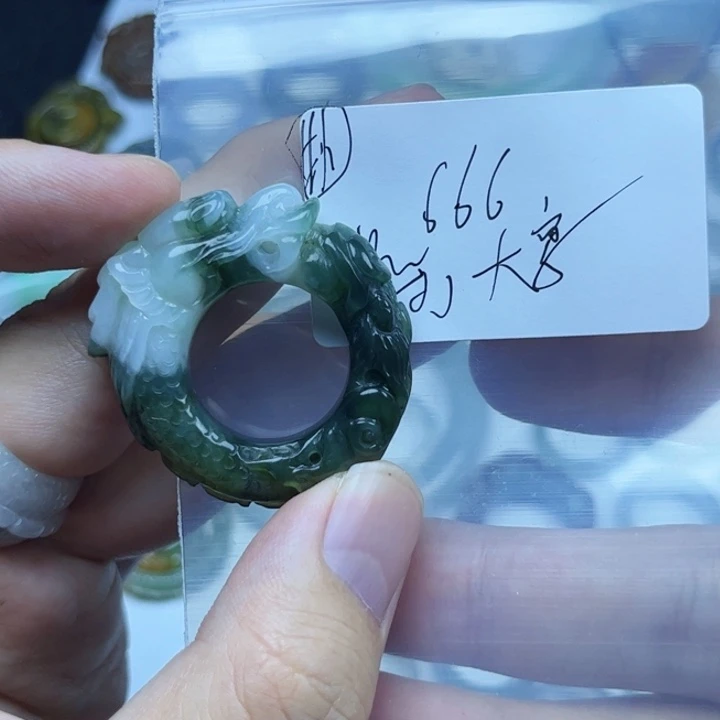 大***宴翡翠戒指未镶嵌翡翠