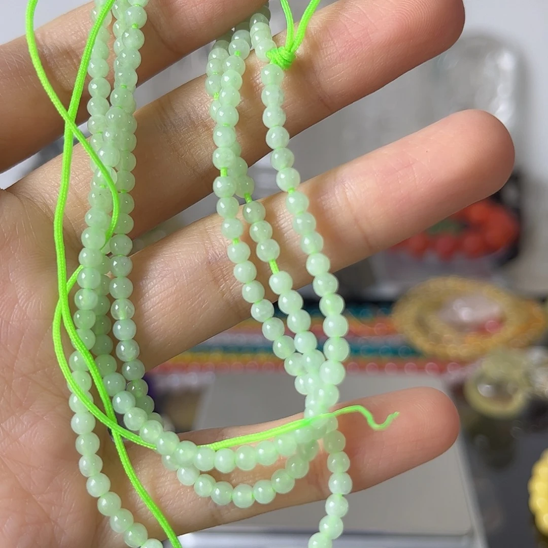 翡翠未镶嵌手链矿坑