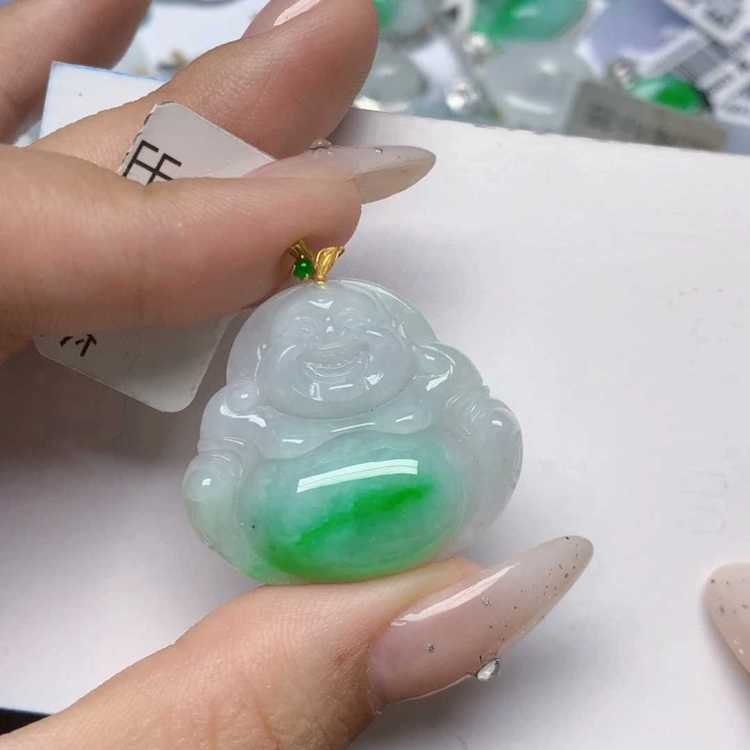 颈饰18K金镶嵌翡翠