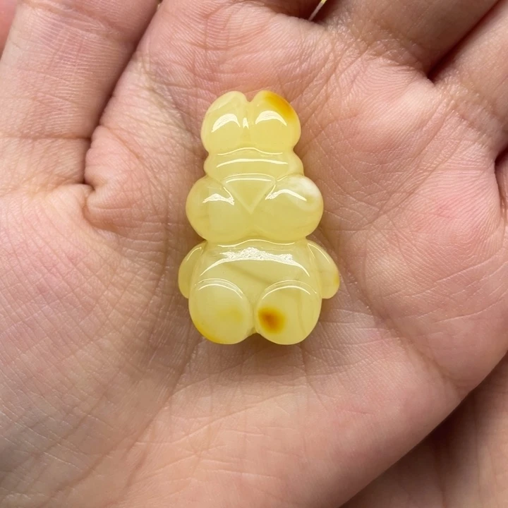 未镶嵌琥珀裸石天然琥珀蜜蜡兔子