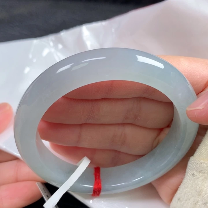 翡翠未镶嵌手镯