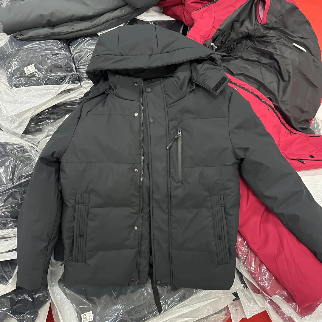 过年青胀 抵回给小朱8000件外套衣服