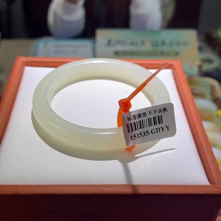 和田玉未镶嵌手镯36